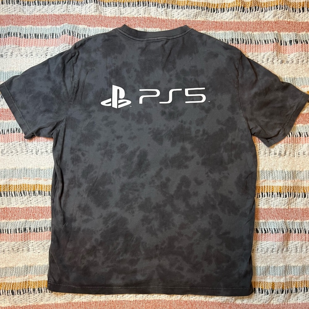 American Eagle x Tailgate Men’s Playsation Tie-Dye Short Sleeve Shirt (PS5)